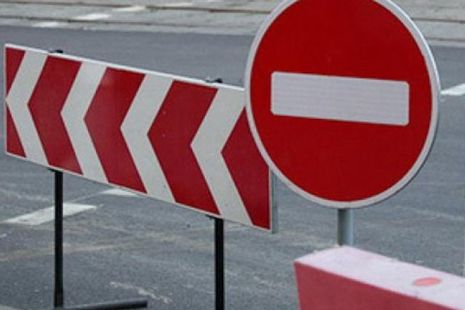 В праздничные дни изменено движение транспортных средств