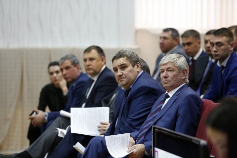 Основное внимание - развитию промышленности